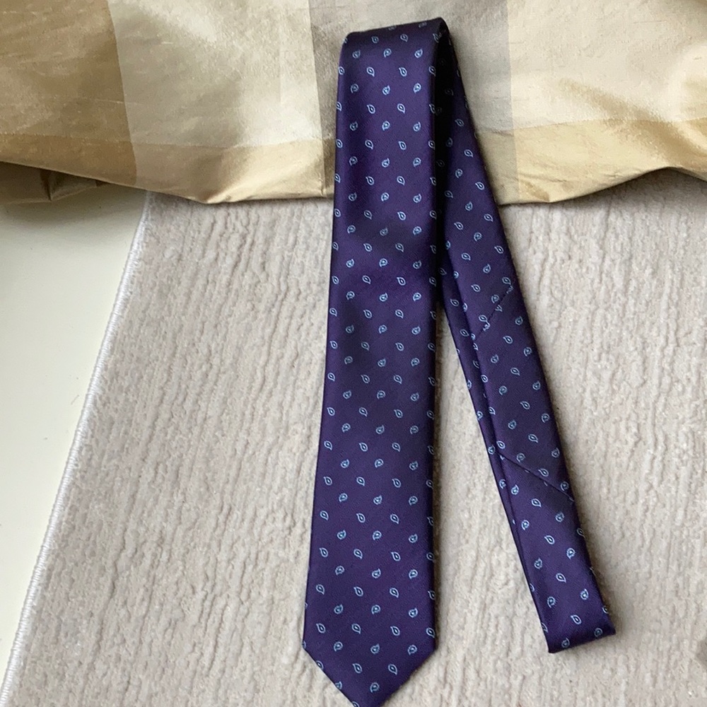 NWOT Perry Ellis plum tie